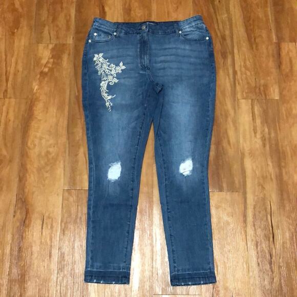 Denim 24/7 Embroidered Jeans Size 14W - Picture 2 of 13